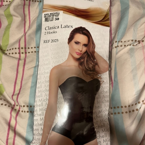 Ann Michell Classic Black Latex Shapewear - Picture 1 of 4